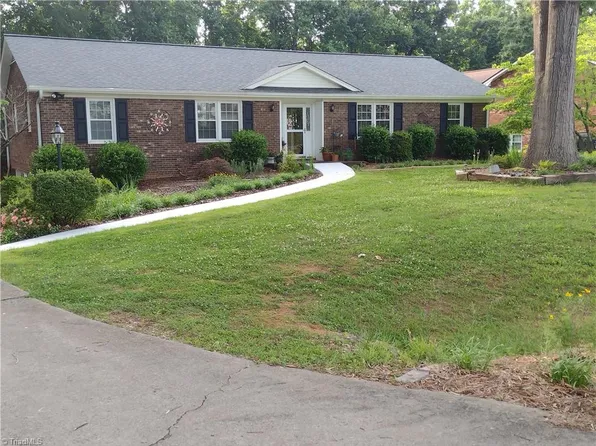 170 Queens Ct, Clemmons, NC 27012