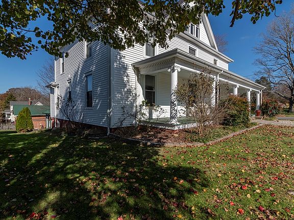 2nd image of 201 W Strother St