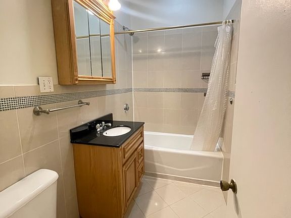 4th image of 41 Bay State Rd APT 4R