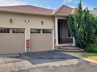 8943 Tallgrass Ave, Niagara Falls, ON L2G 0E6