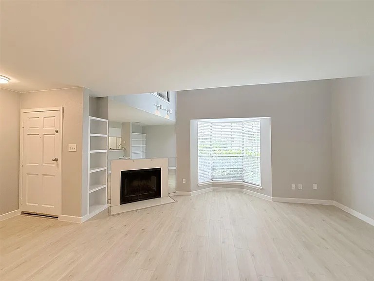 2120 El Paseo St #705 — Photo 4