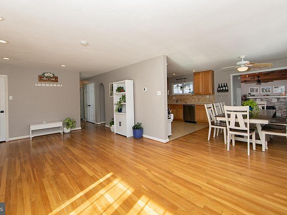5th image of 3005 Garfield Ave