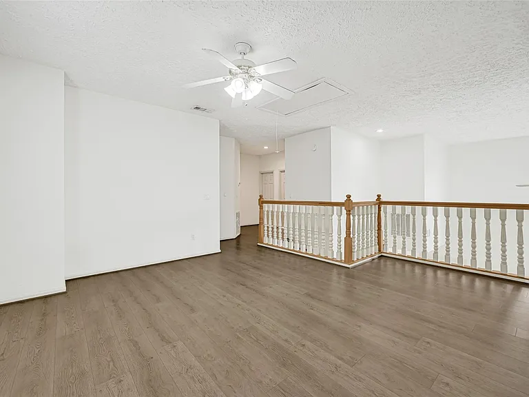 10535 Emnora Ln — Photo 12