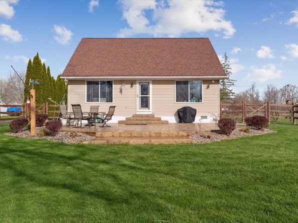 4355 Oak Glen Dr, Camden, MI 49232