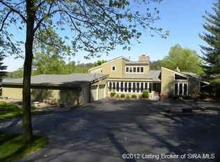 6720 E Lake Rd, Pekin, IN 47165