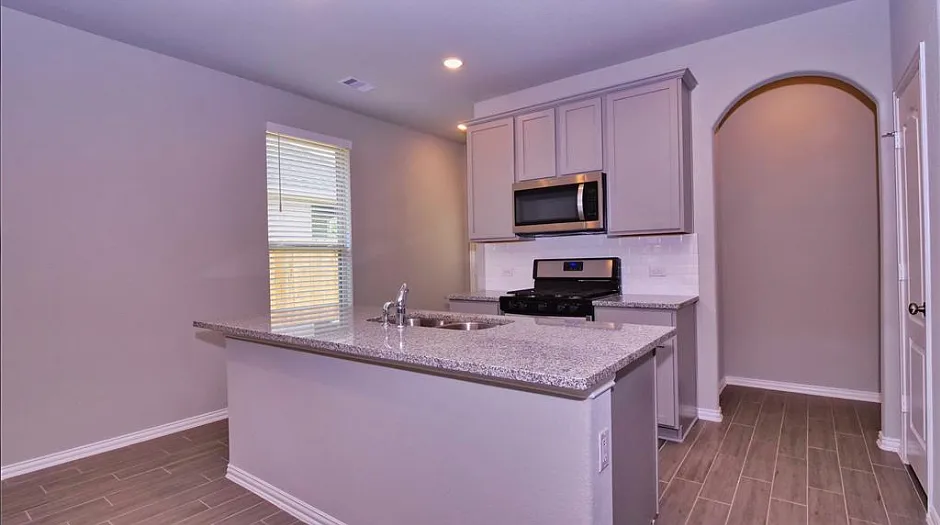 4 bed, 1730 sqft, $2,050 — Photo 1