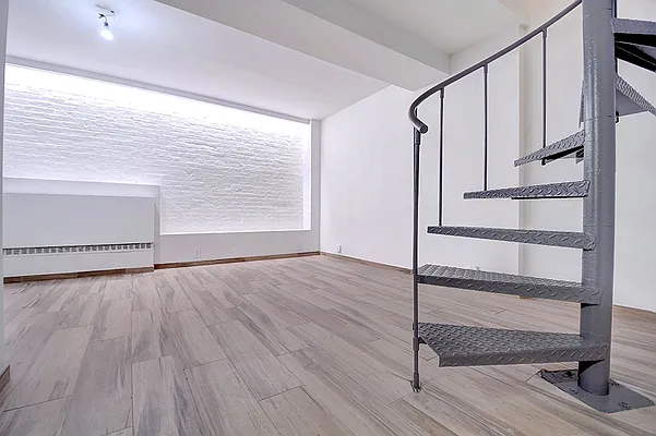 Rented by Urbane Brokerage | media 7