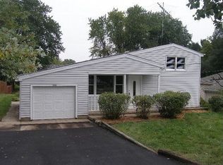 8606 W Sunset Dr, Wonder Lake, IL 60097