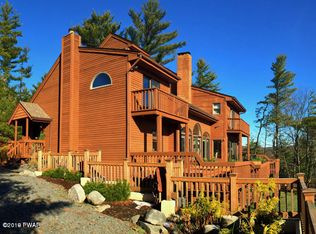 122 Tower Dr, Milford, PA 18337