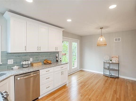 5th image of 5813 N Lenox Ave