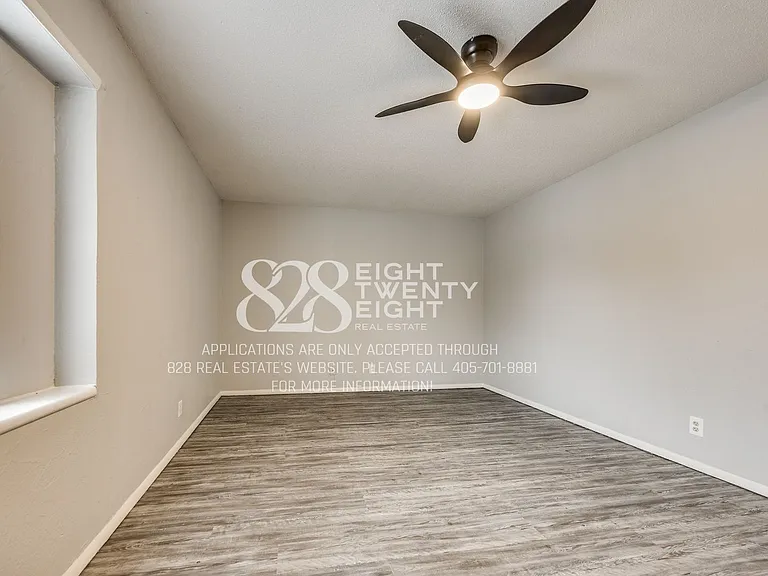 900 Halray Dr — Photo 16