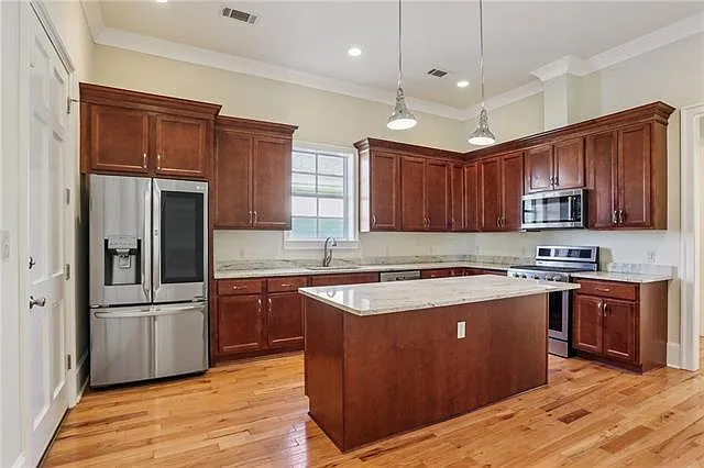 2328 Valence St #UPPER — Photo 10