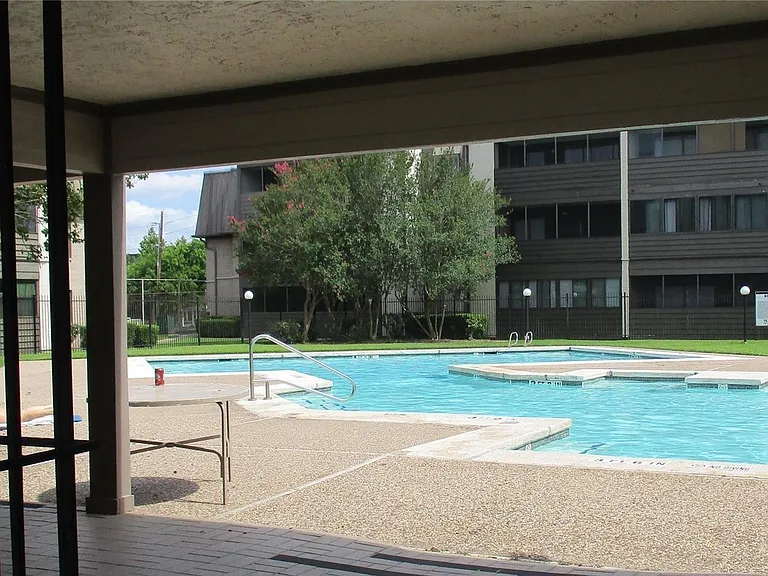 3025 Walnut Bend Ln #21 — Photo 33