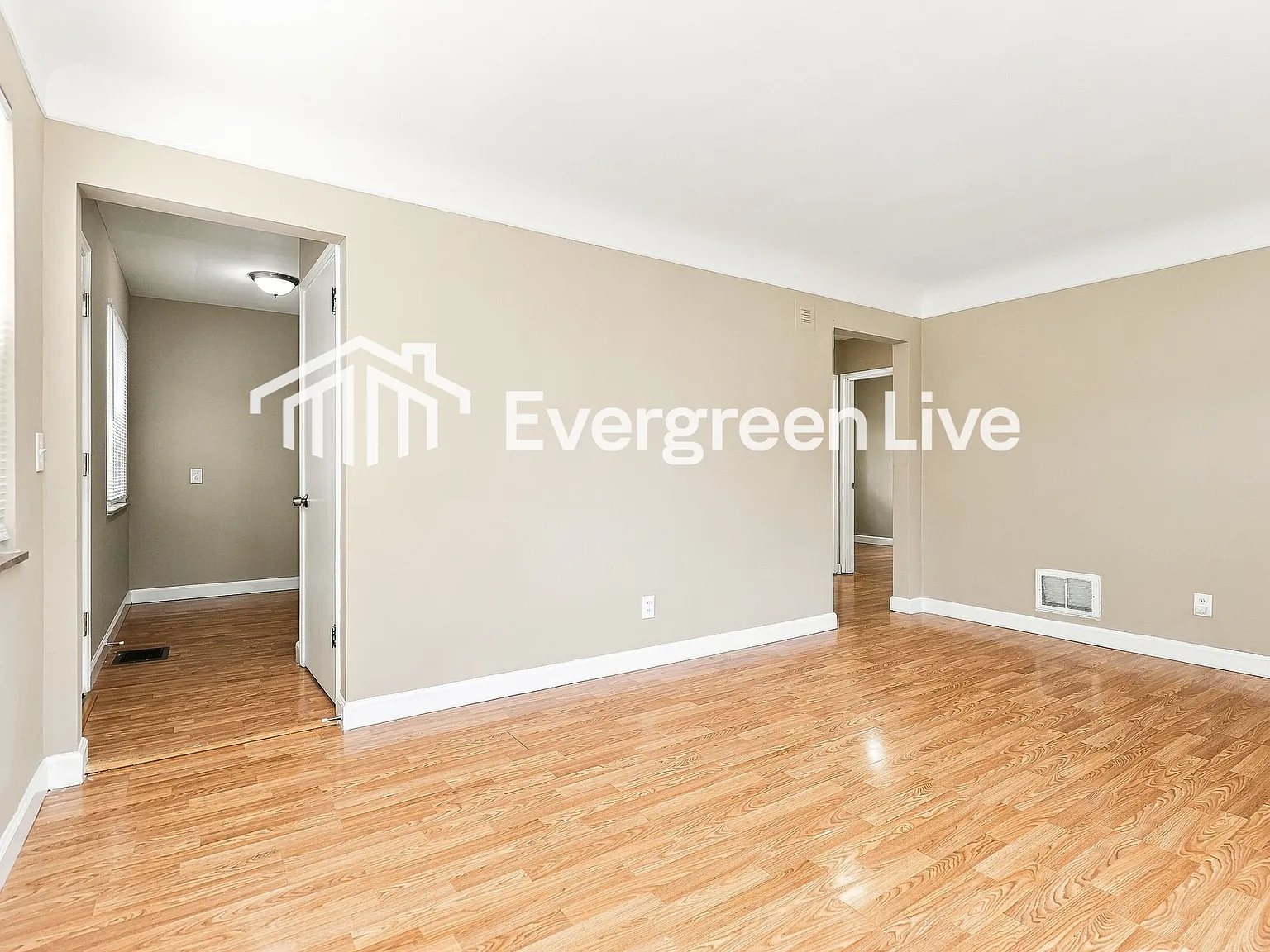 3 bed, 2.0 bath, 893 sqft, $1,595 — Photo 4