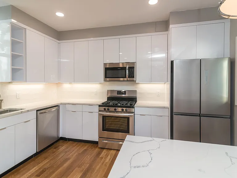 86 Main St #3 — Photo 4