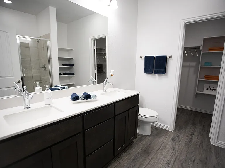 4449 Braddon Dr — Photo 8