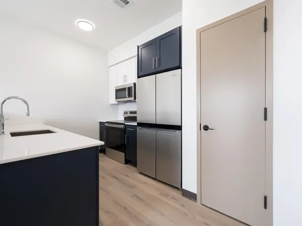 857 Bergen Avenue image 3 of 46