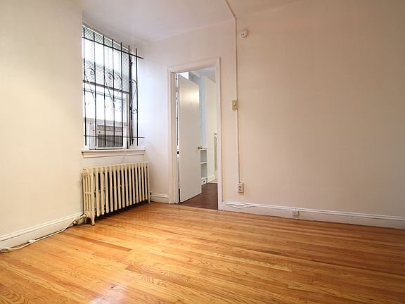 5th image of 30 S 22nd St APT 7