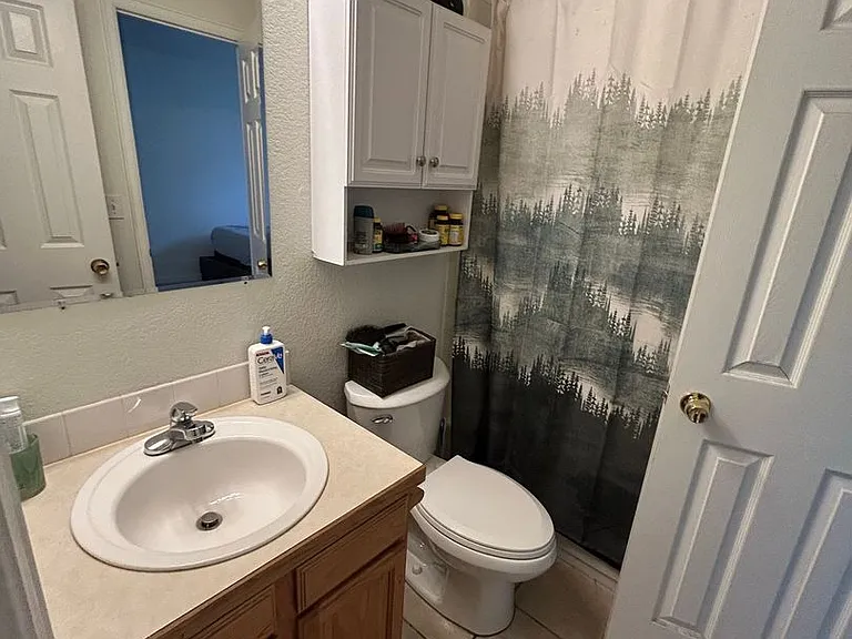 Geneseo Duplex — Photo 7