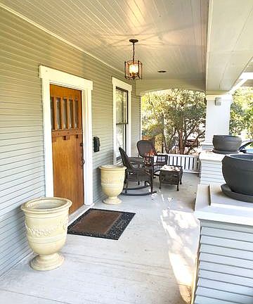 3rd image of 1014 W Agarita Ave