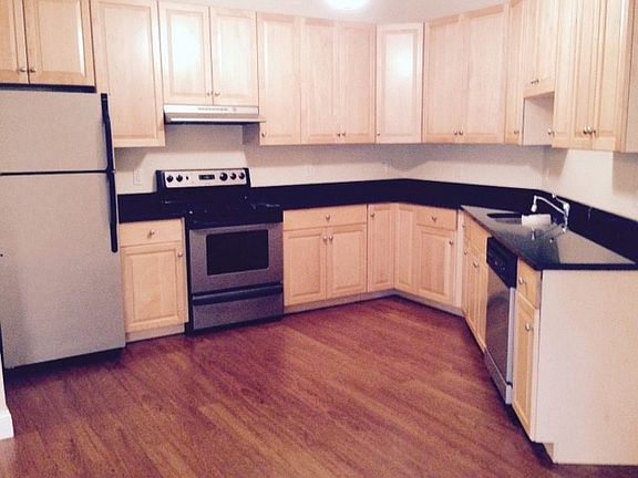 3rd image of 412 Washington St Ste 301