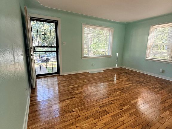 4th image of 3369 7th St