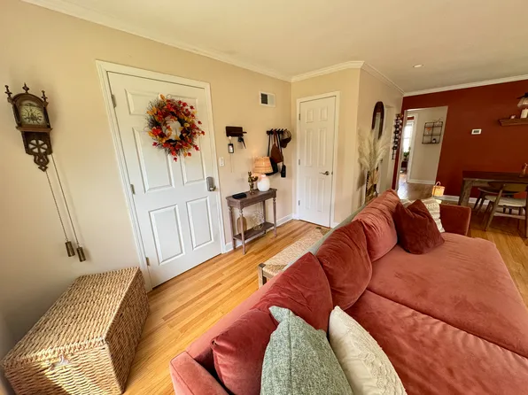 8034 W Center St, Milwaukee, WI 53222