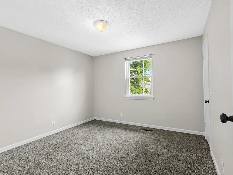 411 Williams Ave #D — Photo 17