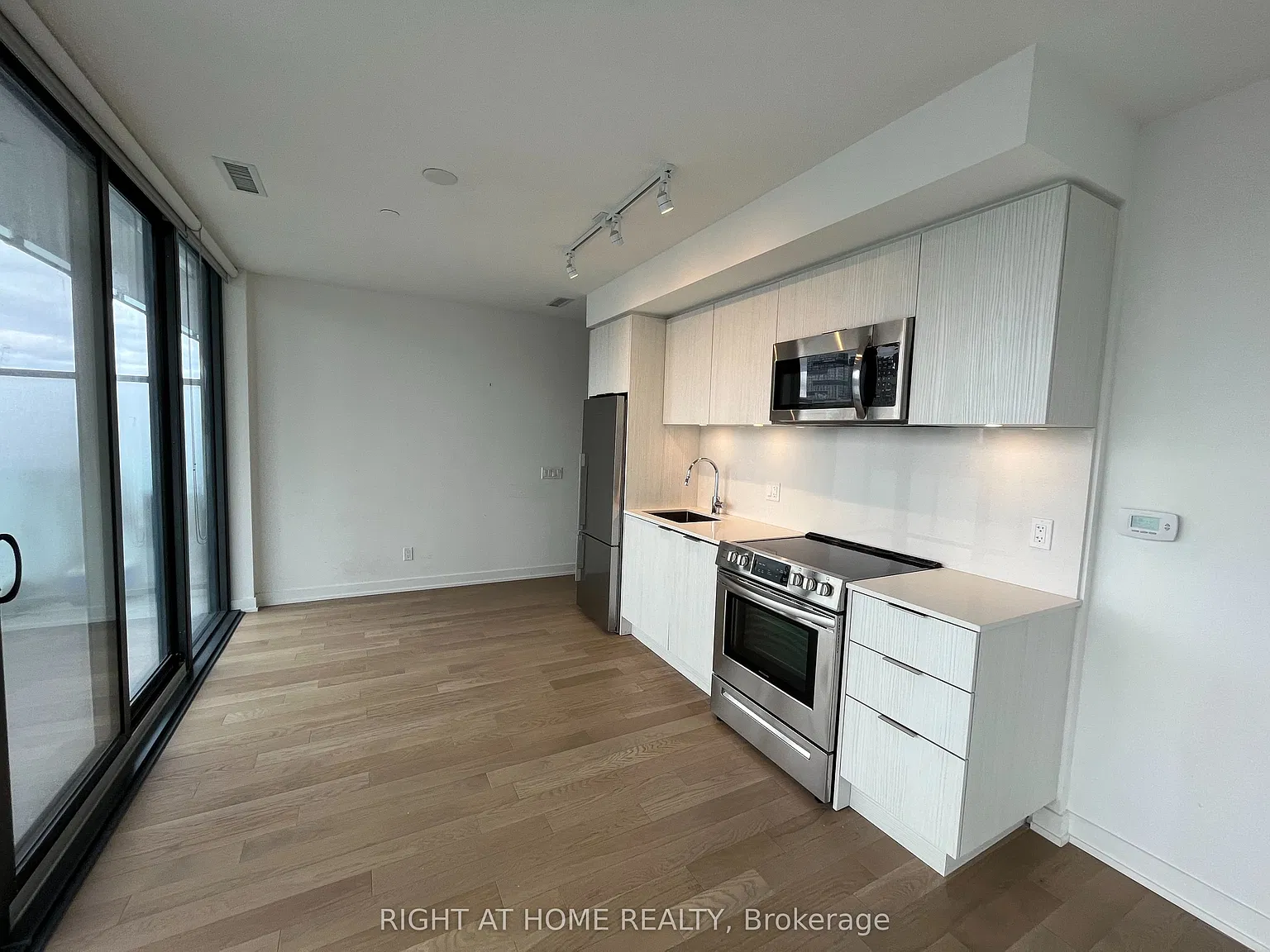 1 bed, $2,350 — Photo 3