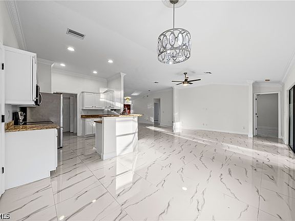 4th image of 909 Williams Ave