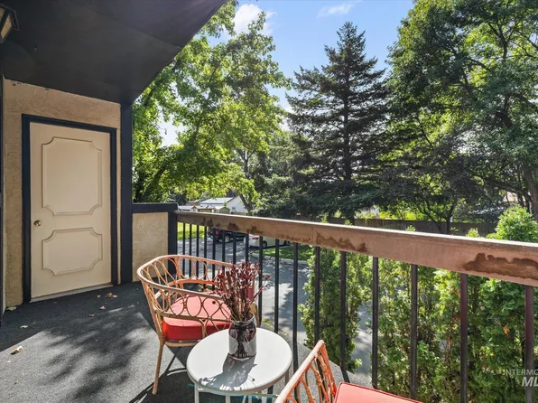 7044 W Colehaven Ln, Boise, ID 83704