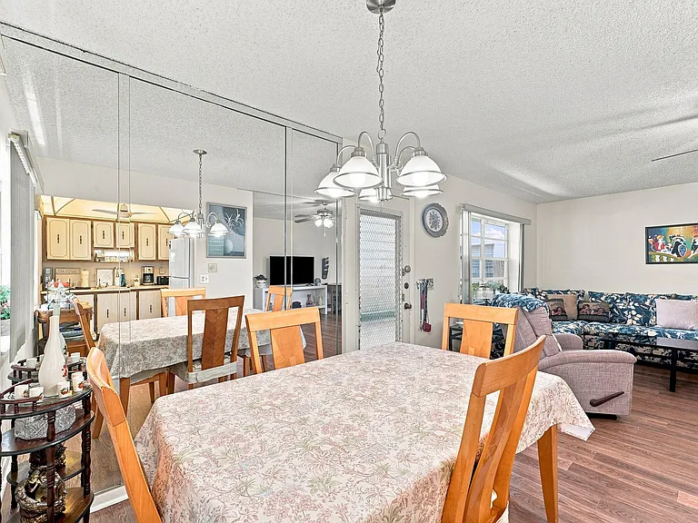246 Normandy Ln #F — Photo 6