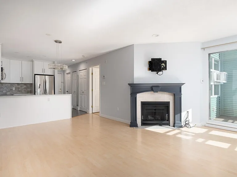 8989 Hudson St #409 — Photo 6