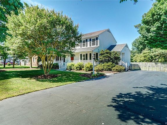 3rd image of 8209 Sawyer Ln