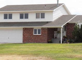 8313 Stoneridge Dr, Cheyenne, WY 82009