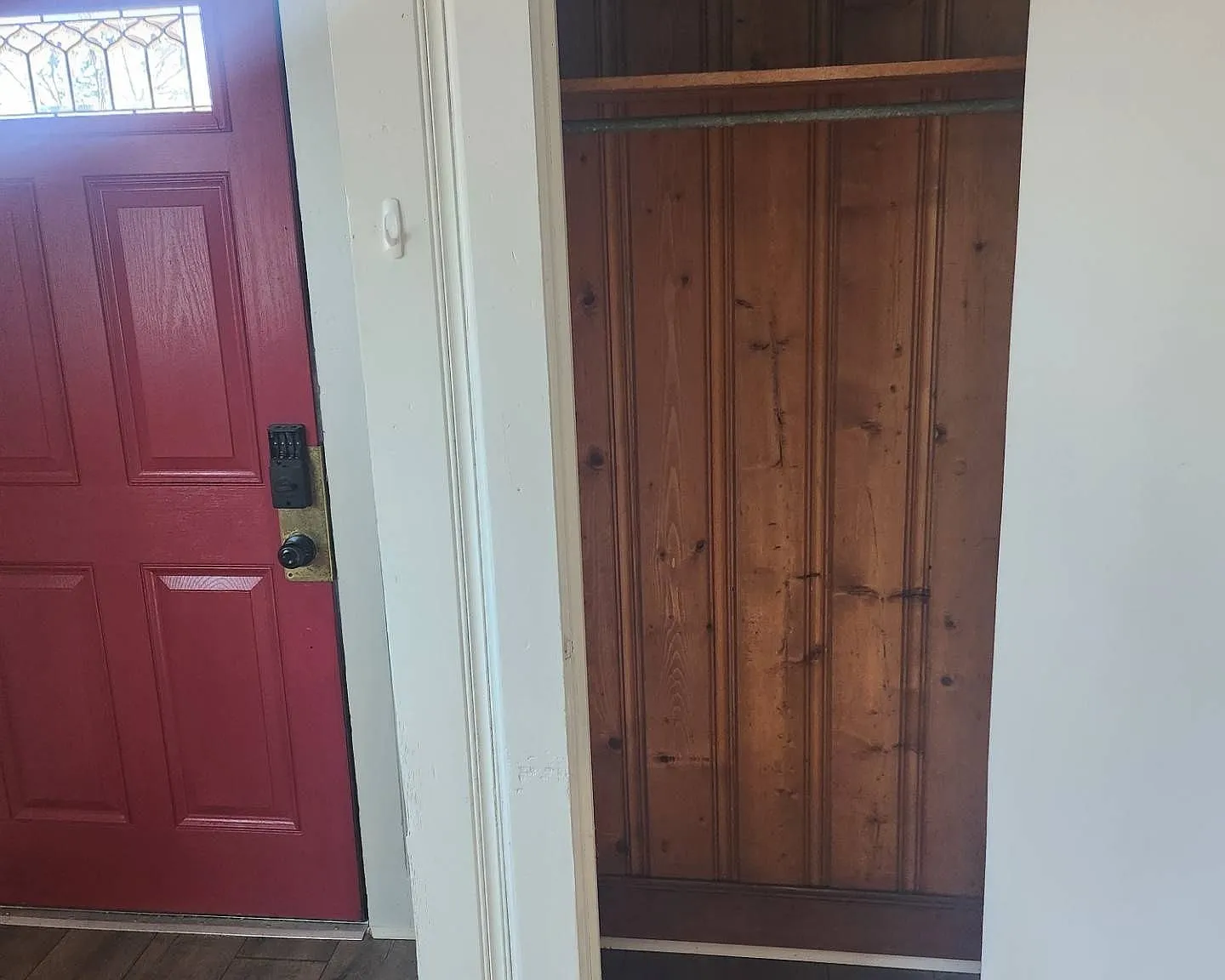 Comfortable 2-Bedroom Duplex Near Downtown Greenville — Photo 3