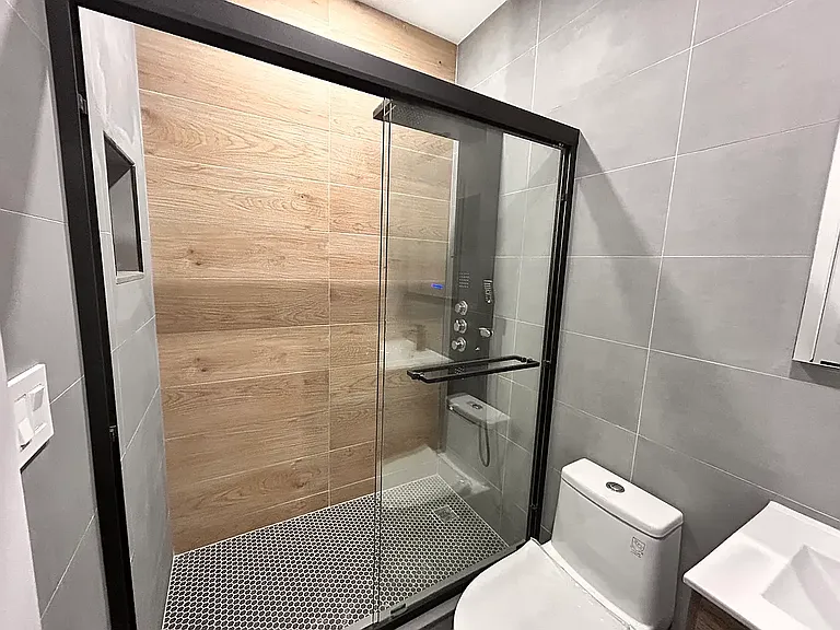 71 Schaefer St #2B — Photo 20