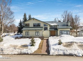 2561 Banbury Dr, Anchorage, AK 99504