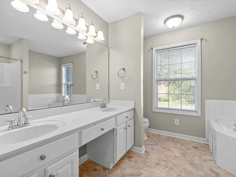 3487 Hickory Glen Dr — Photo 23