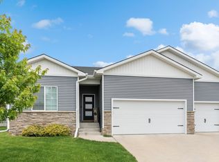 1015 Juniper Dr, Carlisle, IA 50047