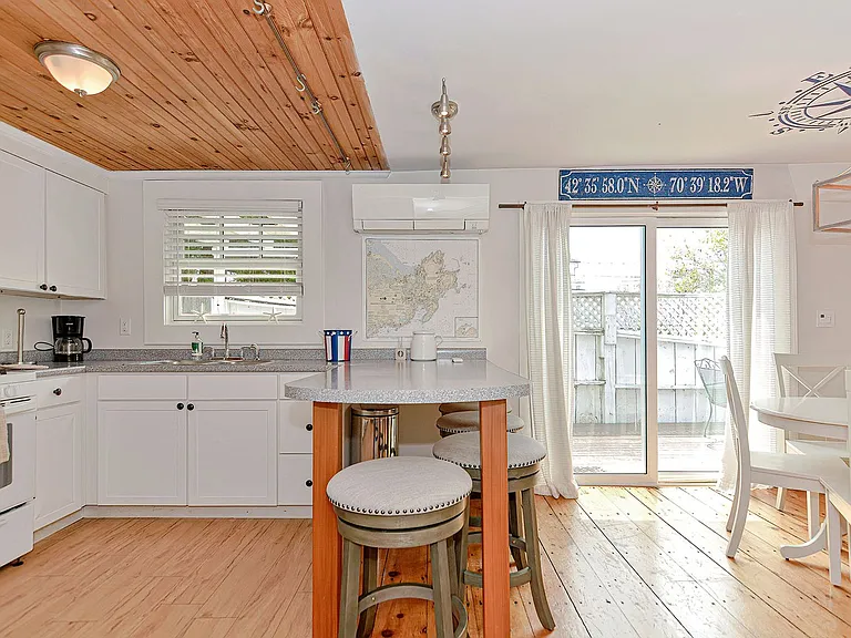 58 Eastern Point Rd — Photo 7