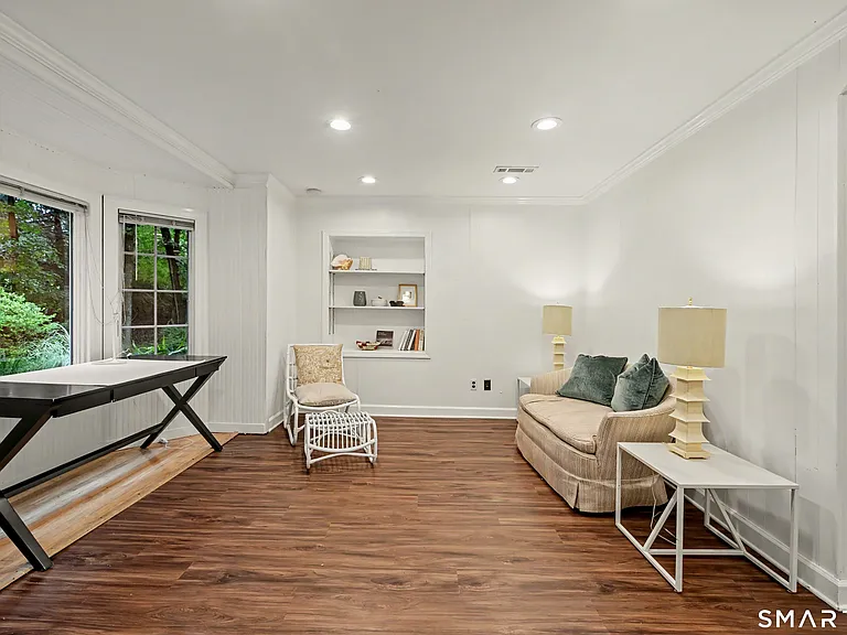 91 Raymond St — Photo 32