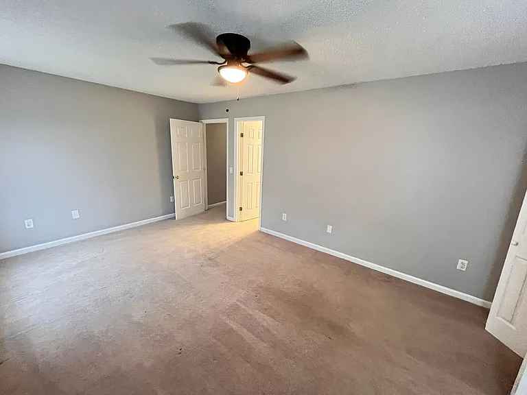 130 Crescent Cir — Photo 16