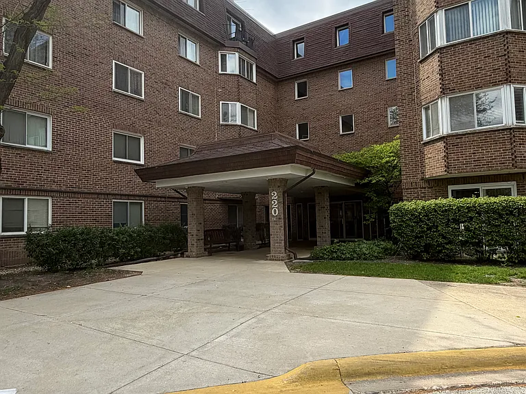 220 S Roselle Rd #224 — Photo 1