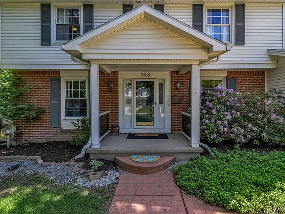 2nd image of 153 Pin Oak Dr