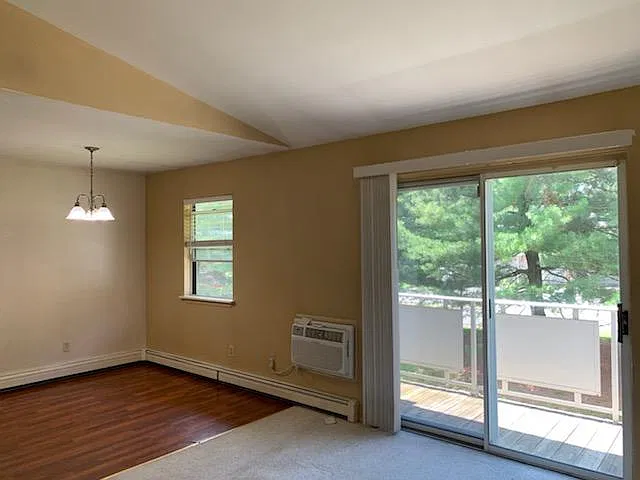 100 Hillside Dr — Photo 4