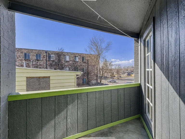 1225 Yosemite St — Photo 8