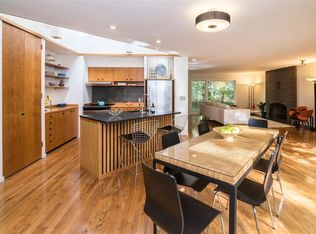 4140 Thornoaks Dr, Ann Arbor, MI 48104