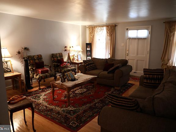2nd image of 2007 Devereaux Ave