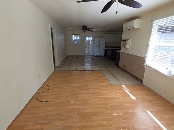 3rd image of 9633 Middle Creek Rd